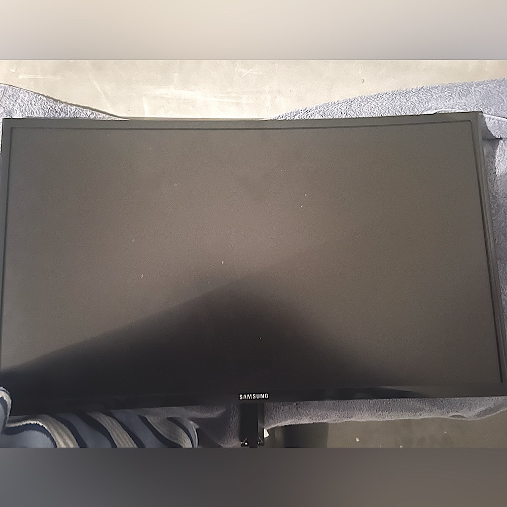 240hrz curved monitor.